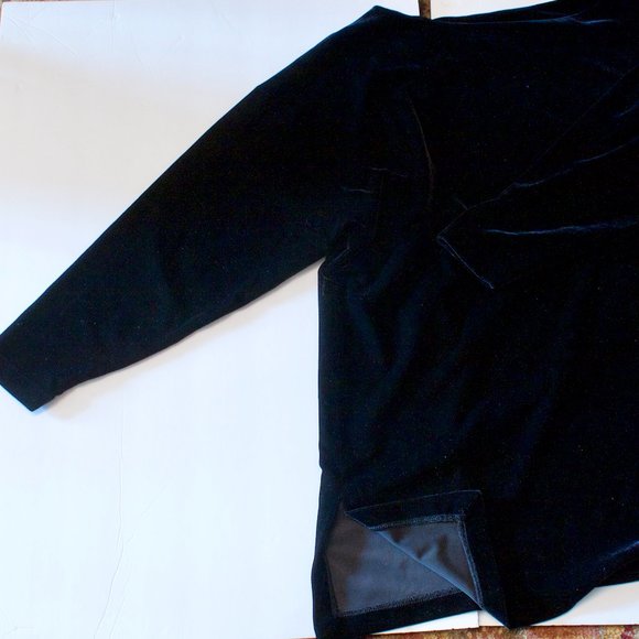 Fraise Black Velvet long sleeve  XL top - Picture 4 of 8